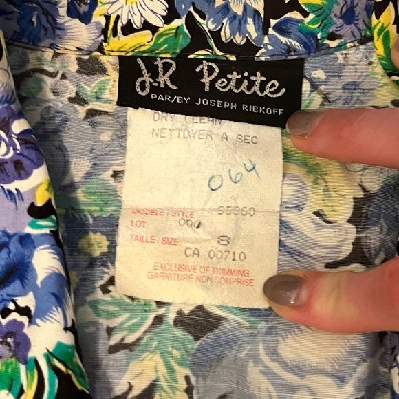 J.R. Petite by Joseph Ribkoff 80s 90s Floral Romper with Collar & Cinched Waist - Picture 2 of 16